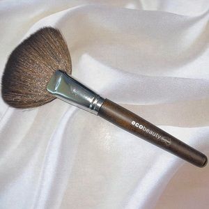 ✨Eco Beauty AUS Fan Brush